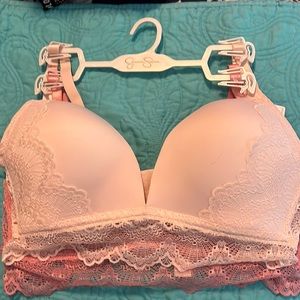 NWT Jessica Simpson 2 Pack Full Figure WIRE FREE Bras 40C